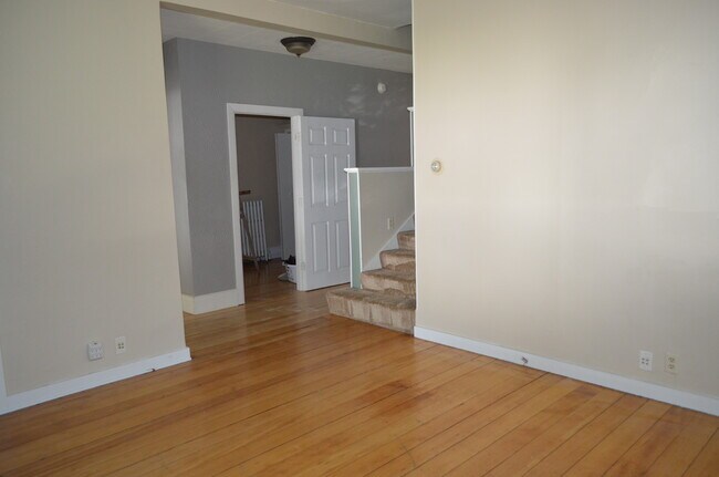 Living Room - 509 W 4th St