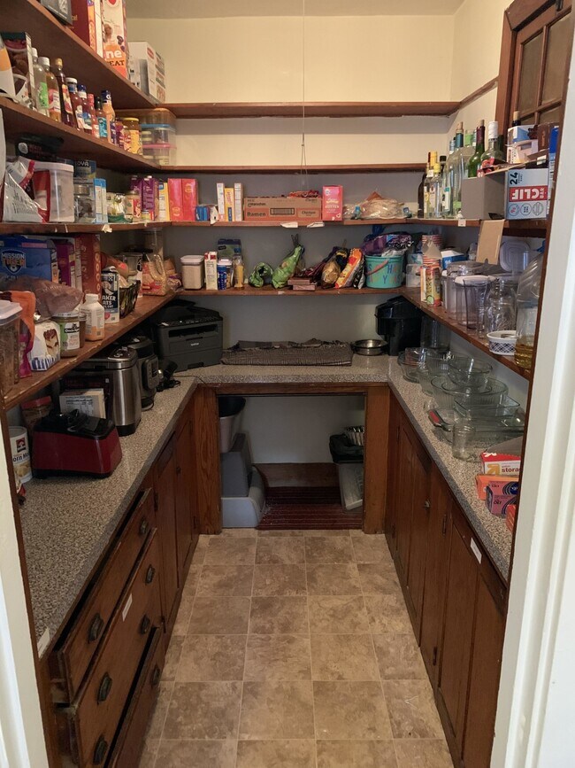 Building Photo - 216C South St