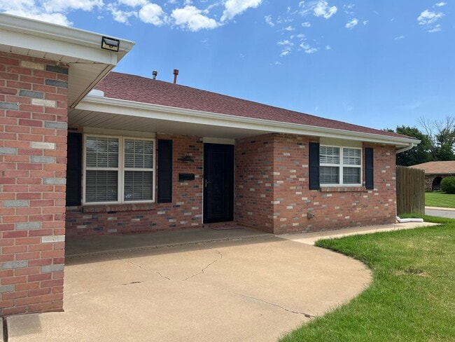 Foto del edificio - Located close to Bonham Middle School 3/2/2