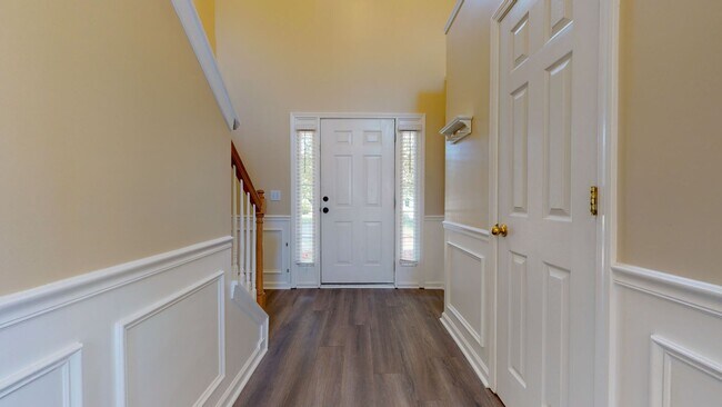Building Photo - Amazing 3 Bedroom 2 Car Garage Home, 2 Sto...