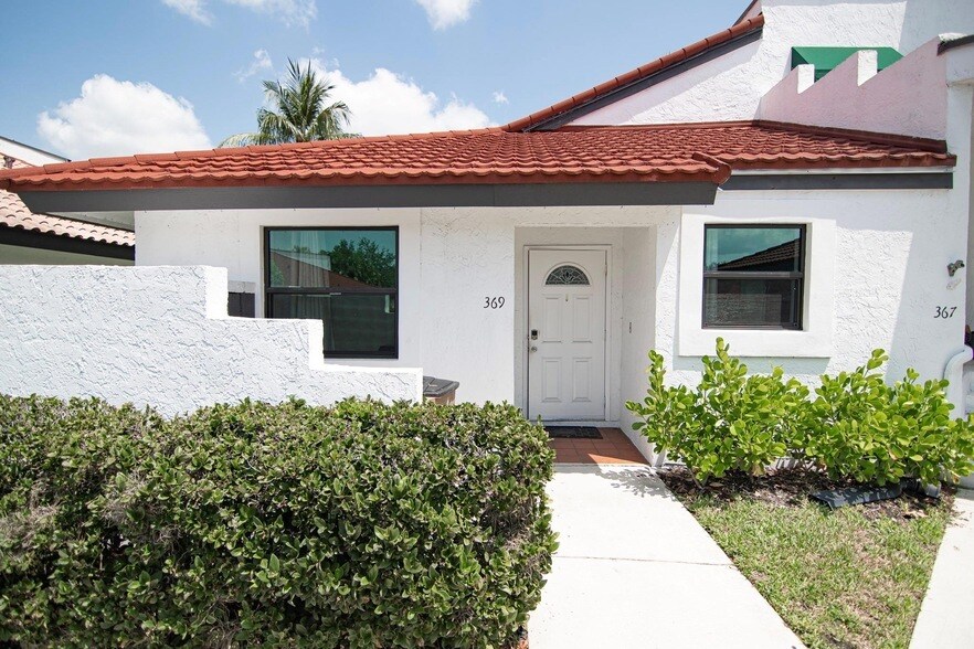 Foto principal - 369 NW 36th Ave