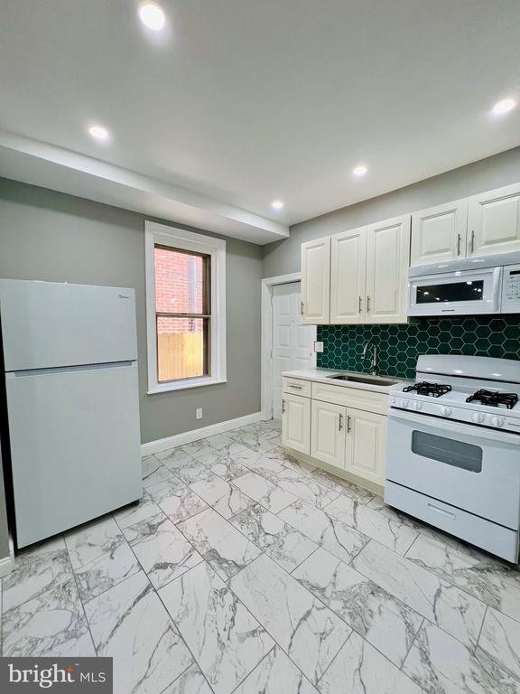 Building Photo - 4311 N Hicks St