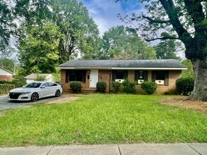Building Photo - 4205 Oak Forest Dr