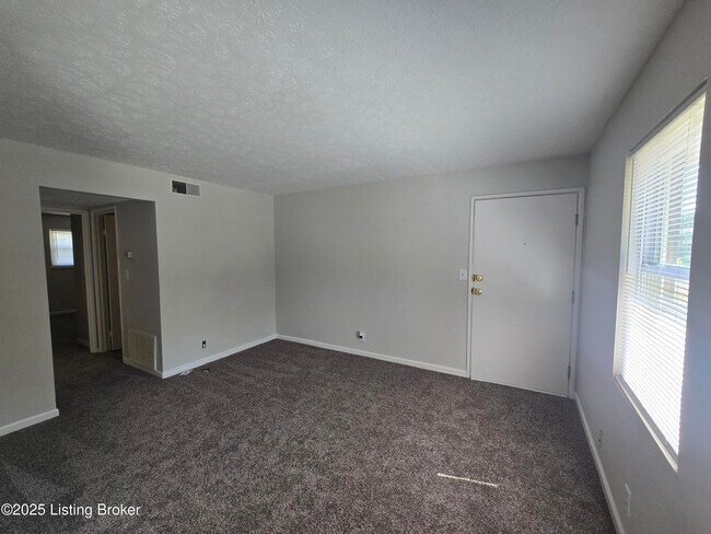 Building Photo - 3217 Springfield Dr