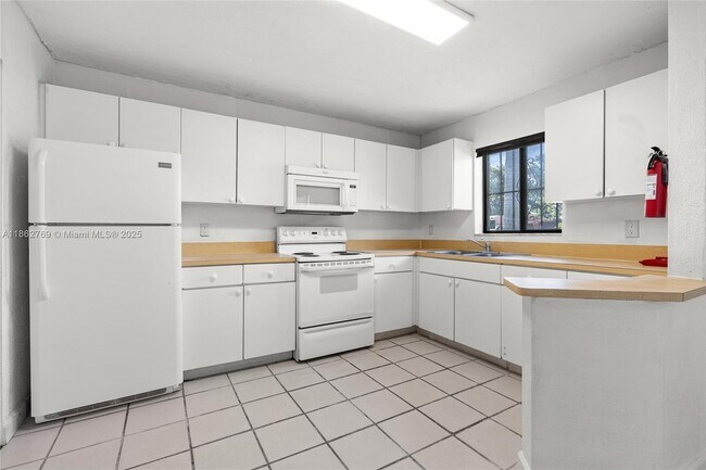 Foto del edificio - 28214 SW 143rd Ct