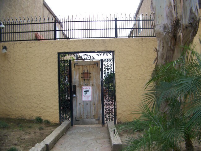 Foto del edificio - 882 Victor Ave