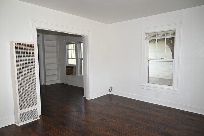 Foto del edificio - 2122 Yale Ave