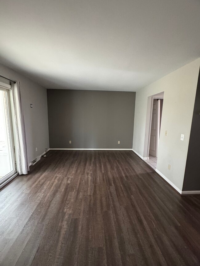 Foto del edificio - 3124 Royal Windsor Dr