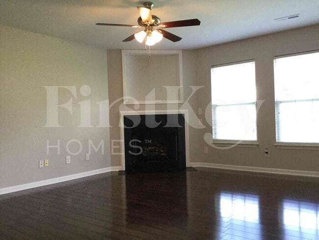 Building Photo - 2803 Stephen Oaks Way