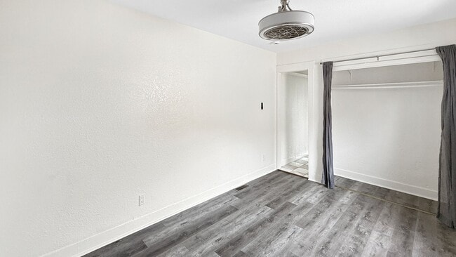 Building Photo - 859 47th St