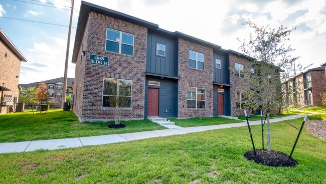 Building Photo - 4089 Cross Park Dr