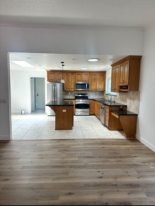 Foto del edificio - 1701 Ventura Way