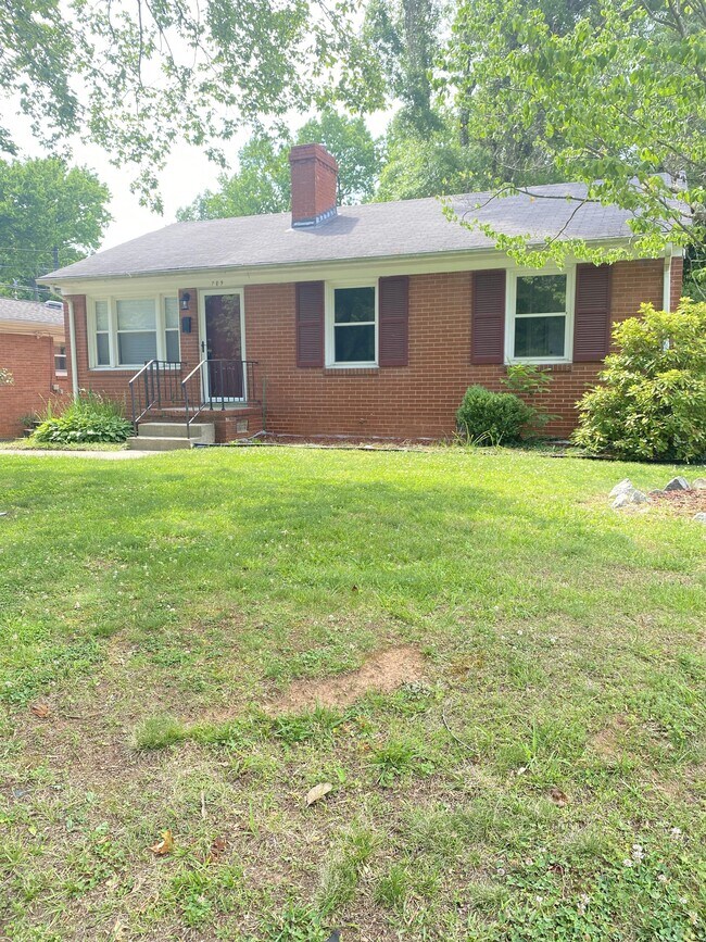 709 Oxford St, Greensboro, NC 27406 House Rental in Greensboro, NC