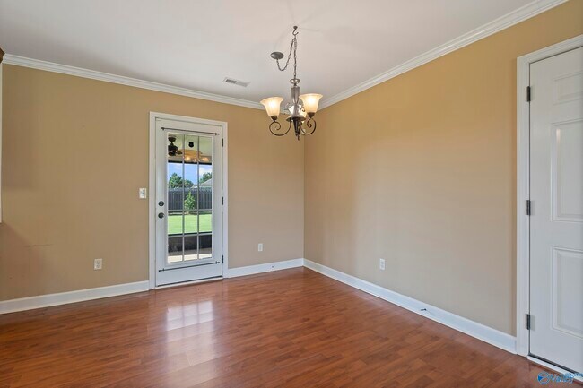 Building Photo - 407 Robinson Rd