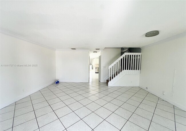 Building Photo - 5565 SW 43rd St