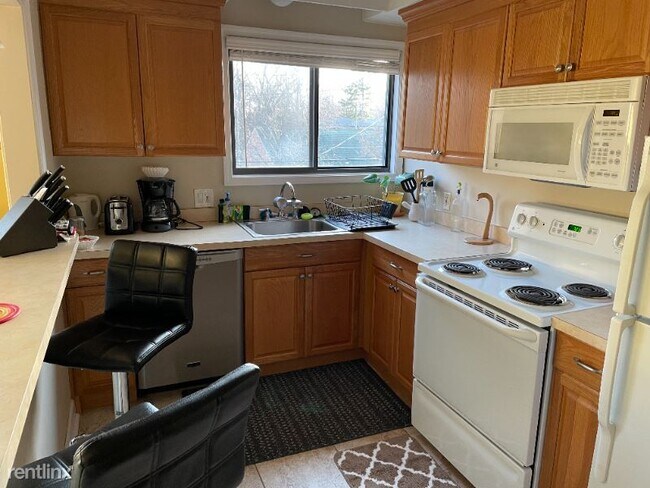 Foto del edificio - 2 br, 1 bath Condo - 25835 Woodward Ave