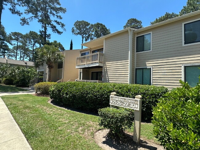 Foto del edificio - Two Bedroom Renovated South End Condo (Palmetto Bay Villas)!