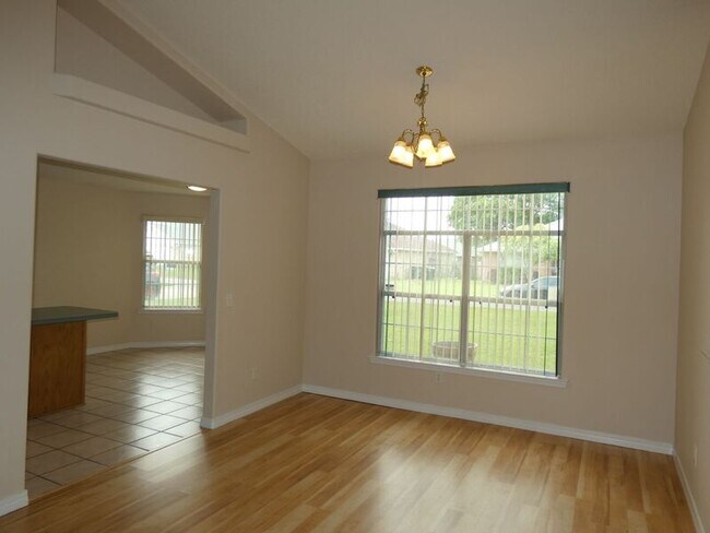Foto del edificio - 5172 Zachary Blvd