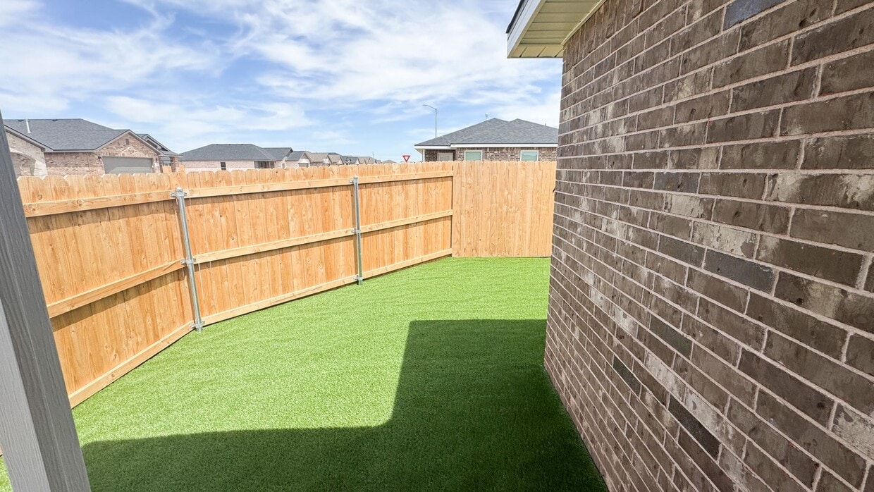 Foto del edificio - 14501 Avenue R