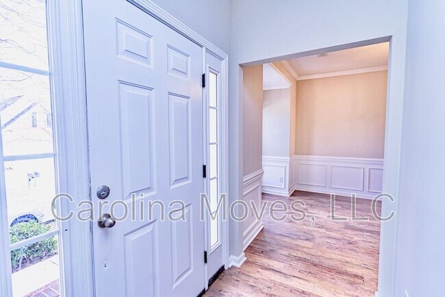 Building Photo - 211 Windsong Dr