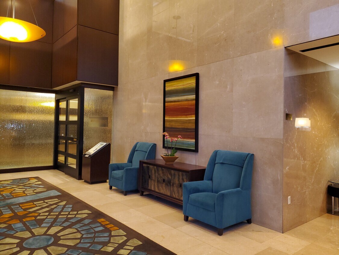 Foto principal - 300 Riverfront Dr