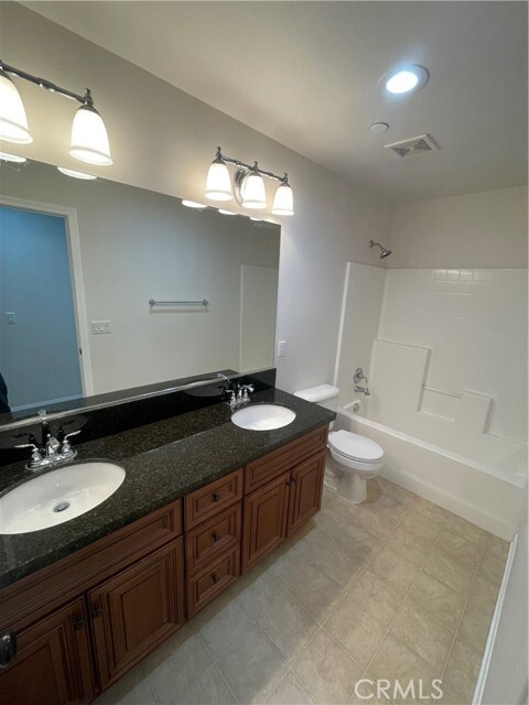 Building Photo - 1526 Beacon