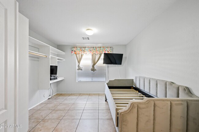 Foto del edificio - 5023 W Lynne Ave