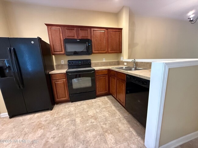 Building Photo - 3514 Summerlin Ln N