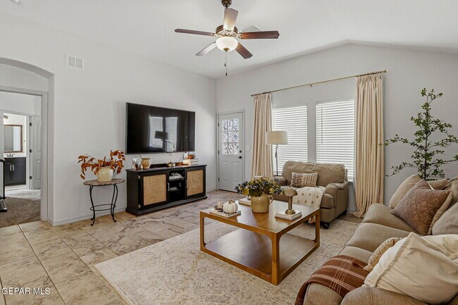Foto del edificio - 14905 Tierra Escape Ave