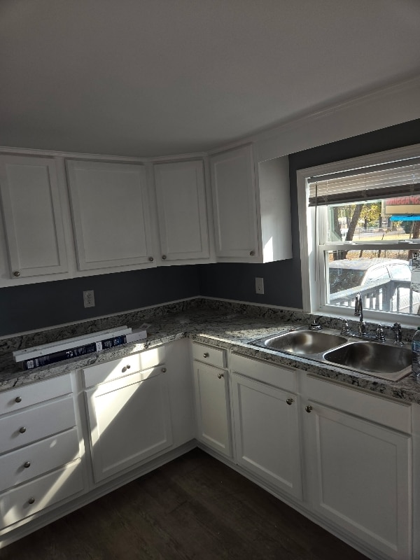 Building Photo - 3045 Crestview Dr