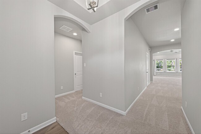 Foto del edificio - 2320 Cedar Pl Dr