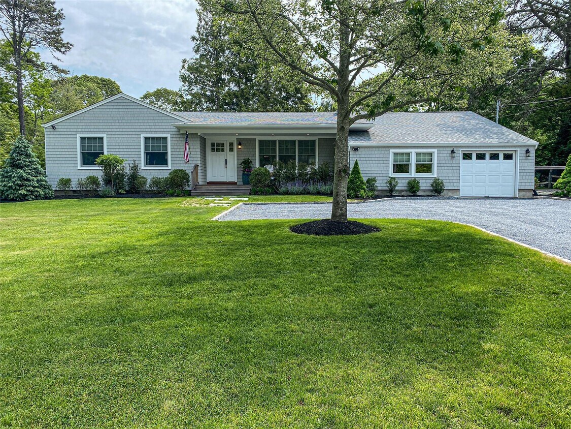 Primary Photo - 32 White Oak Ln