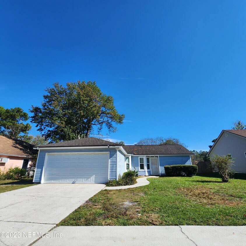 6941 Huntington Woods Cir W, Jacksonville, FL 32244 House Rental in