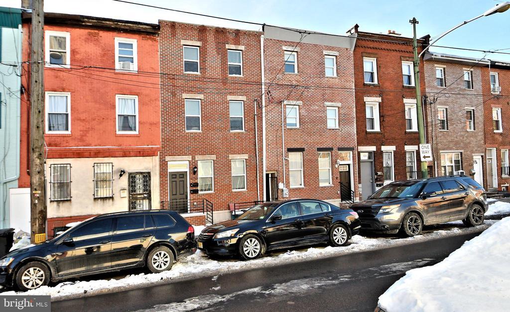 Primary Photo - 420 Morris St