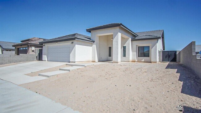 Building Photo - 4184 E Los Olivos Dr