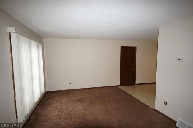 Dining room - 403 Belle Aire Dr
