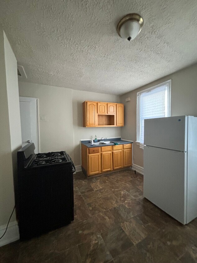 381 Leslie St Unit 3, Newark, NJ 07112 Apartments in Newark, NJ