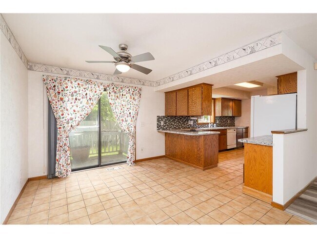 Foto del edificio - 3620 Saratoga Ln N
