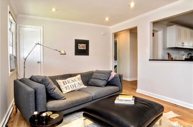 Foto del edificio - 2475 Summer St