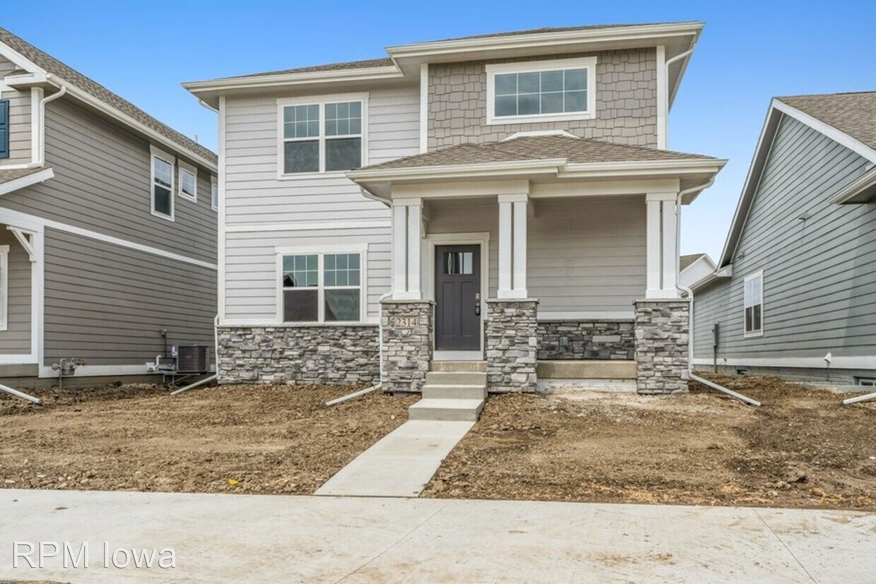 4 br, 2.5 bath House 2314 SW Plaza Pkwy House Rental in Ankeny, IA