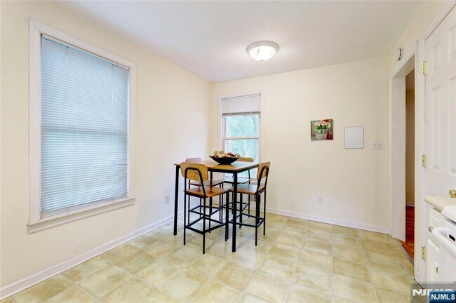 Foto del edificio - 145 Arch St