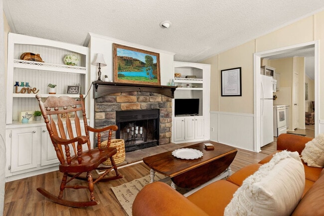 Foto del edificio - 705 Firefly Dr