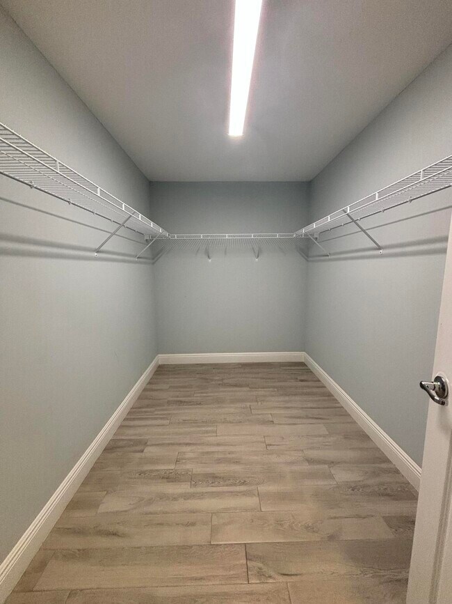 Foto del edificio - 2501 SE Mariposa Ave