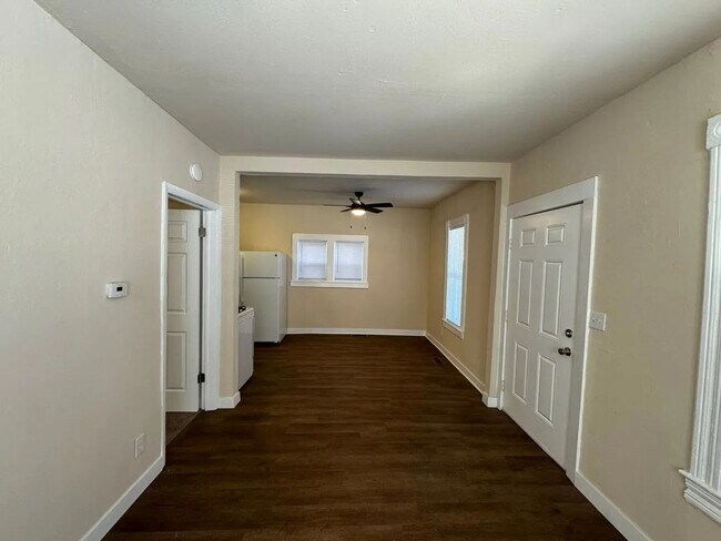 Foto del edificio - 910 Sahwatch St