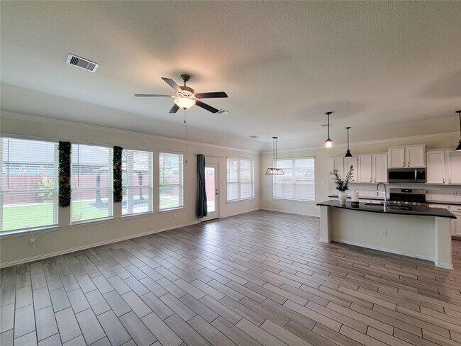 Building Photo - 28638 Monarch Cliffs Dr