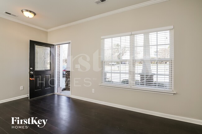 Foto del edificio - 3235 Grandview Club Rd