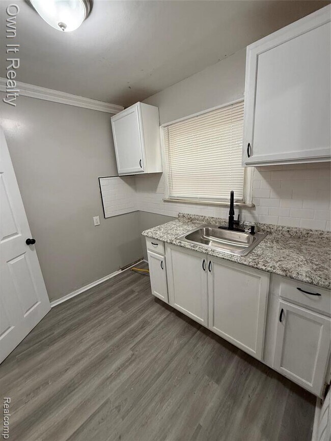 Foto del edificio - 18705 Avon Ln