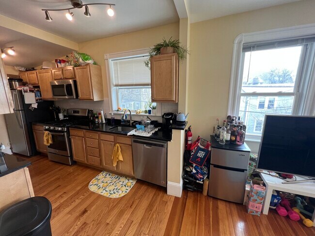 Foto del edificio - 48-50 Lowell St. Unit 2