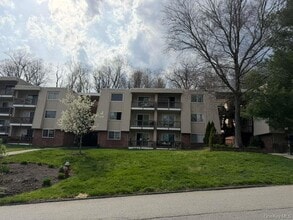 Building Photo - 219 Fox Run Ln