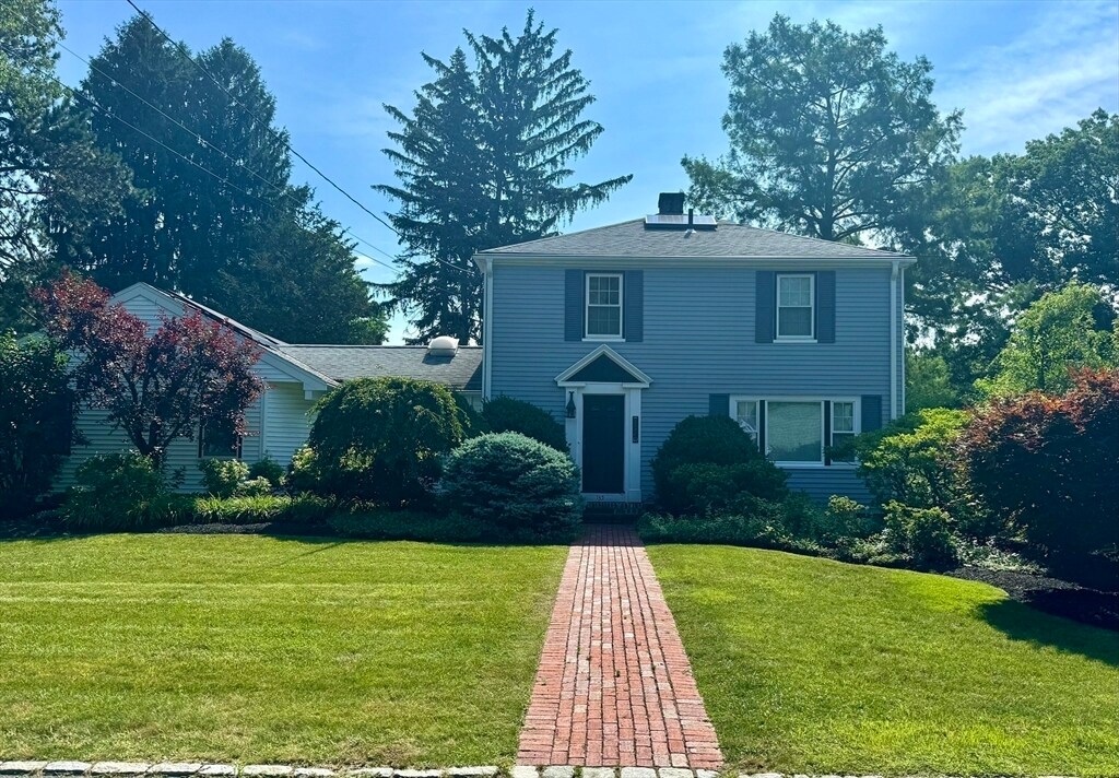 135 Oakcrest Dr, Framingham, MA 01701 House Rental in Framingham, MA